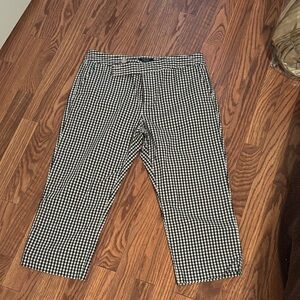 Chaps Monochrome Gingham capri size 8